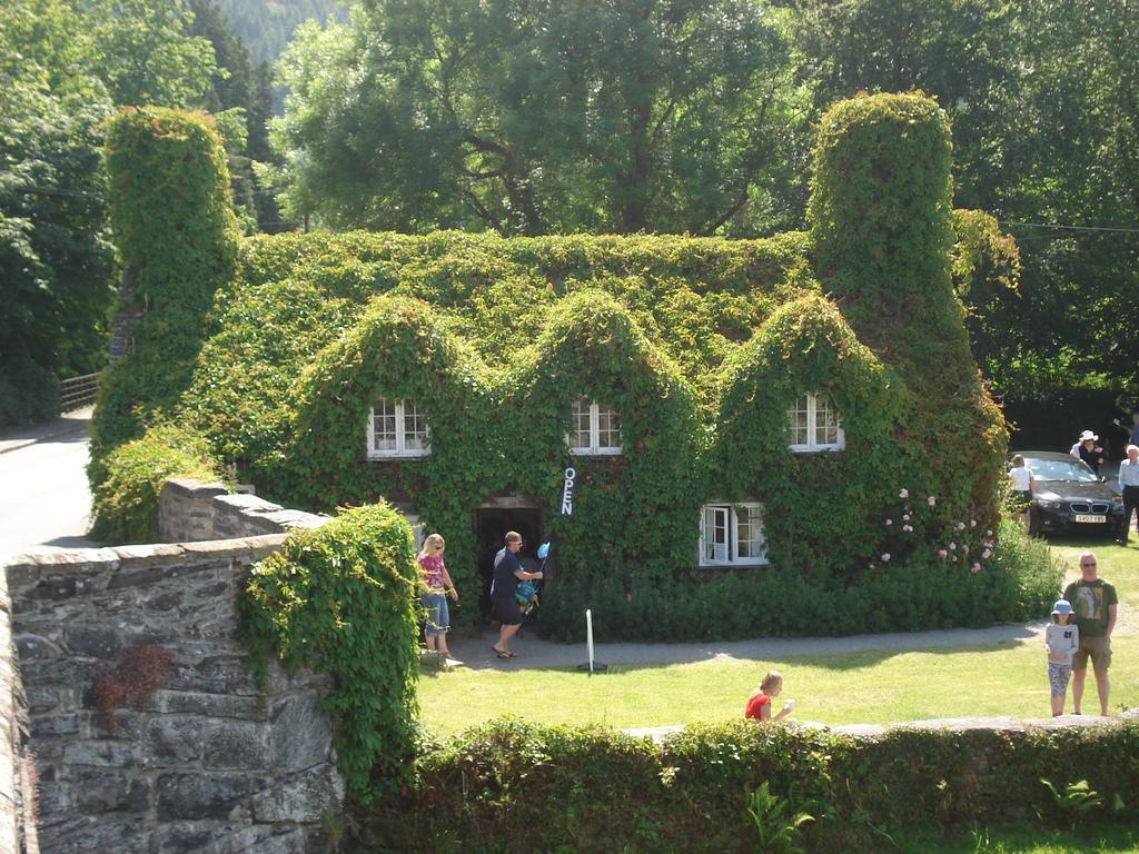 Cleave Court Guest House ランディドノー エクステリア 写真