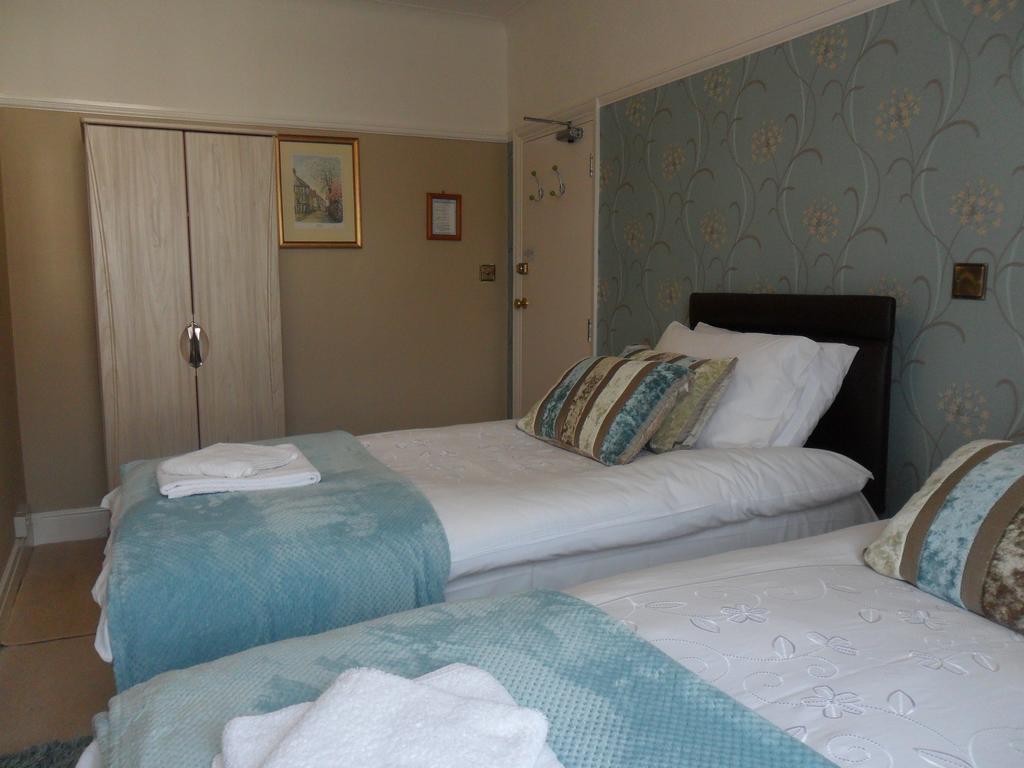 Cleave Court Guest House ランディドノー エクステリア 写真