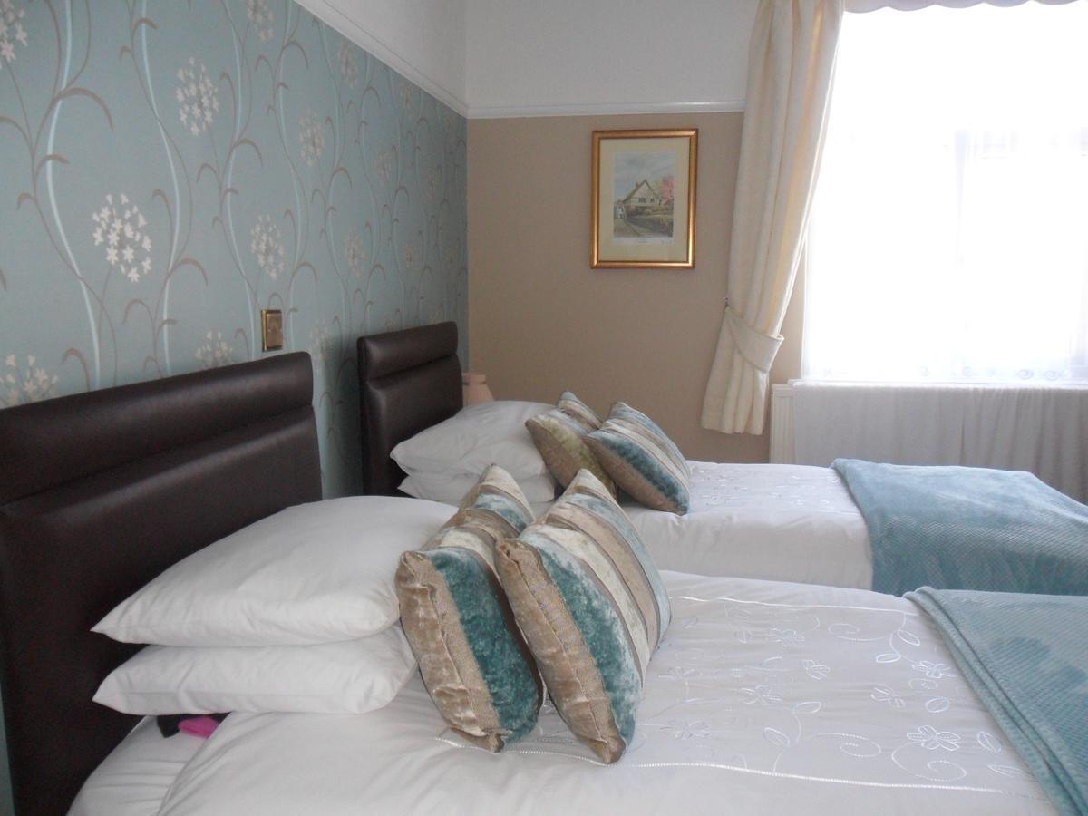 Cleave Court Guest House ランディドノー エクステリア 写真