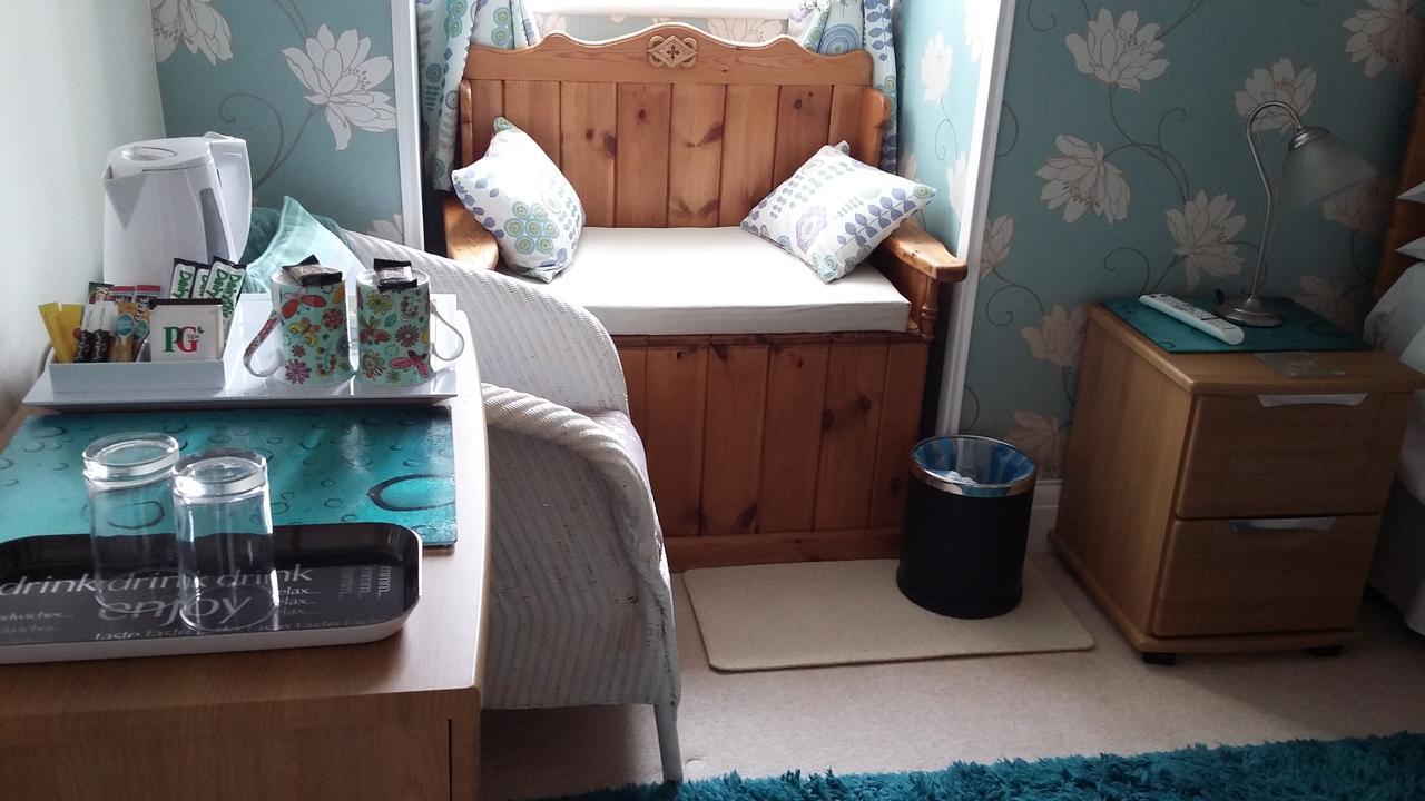 Cleave Court Guest House ランディドノー エクステリア 写真