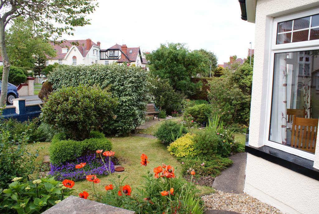 Cleave Court Guest House ランディドノー エクステリア 写真