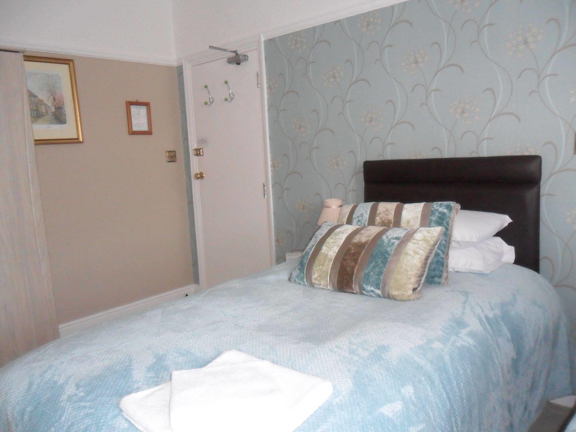 Cleave Court Guest House ランディドノー エクステリア 写真