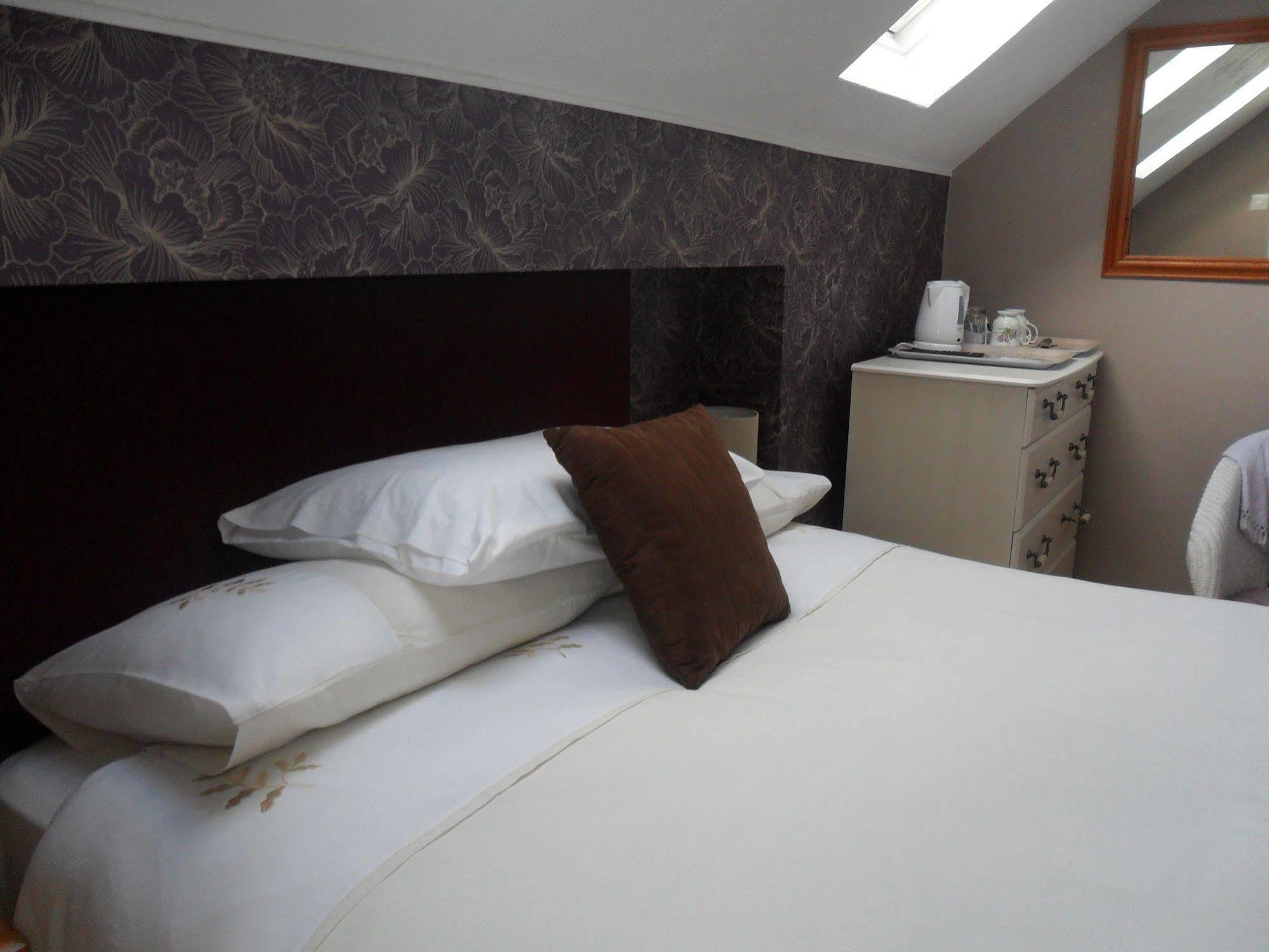 Cleave Court Guest House ランディドノー エクステリア 写真