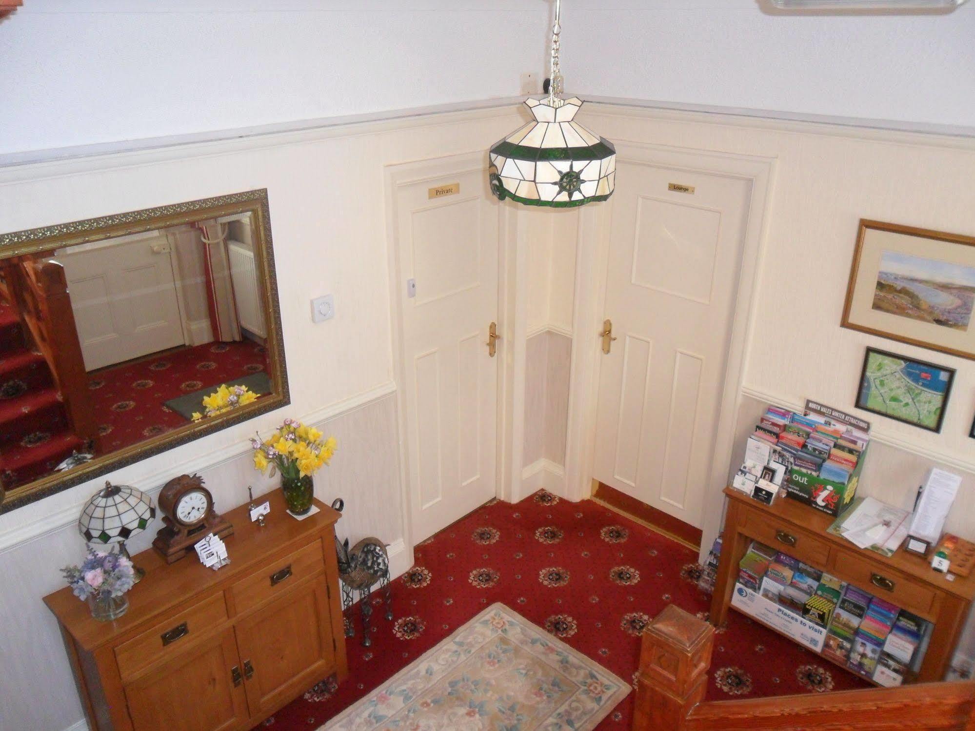 Cleave Court Guest House ランディドノー エクステリア 写真